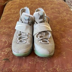 Nike LeBron children’s size 5 sneakers
